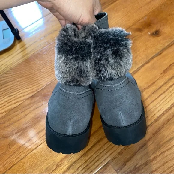 COLE HAAN GREY QUINNEY WATERPROOF BOOTIE SIZE 8 - Picture 3 of 9